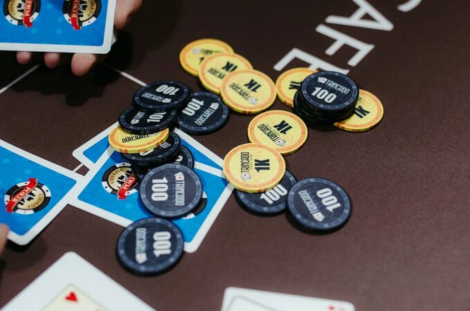 The Role of Real Dealers in Live Casino Games